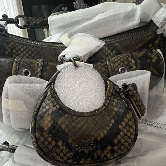 Coach Ashton Bag with snake print in an olive NWT BUNDLE - Picture 2 of 3